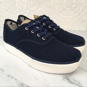 Toms Cordones Boardwalk blue canvas platform sneakers 8 casual shoes